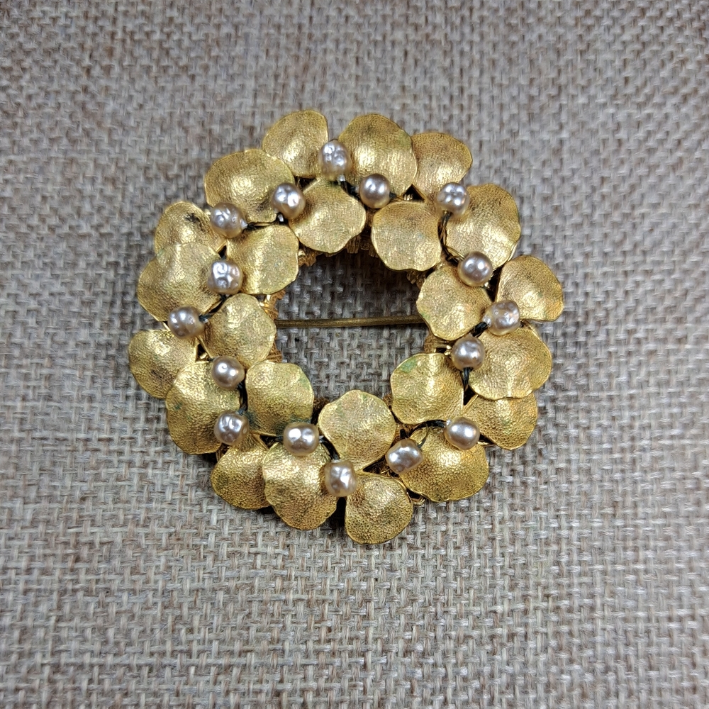 Miriam Haskell Vintage Floral Pearl Wreath Brooch Needs Cleaned